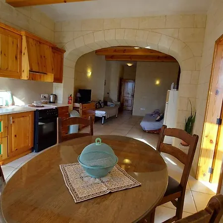 Happy & Healthy Gozo, Self-check-in Bed & Breakfast Victoria