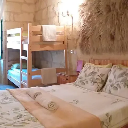 Bed & Breakfast Happy & Healthy Gozo, Self-check-in *