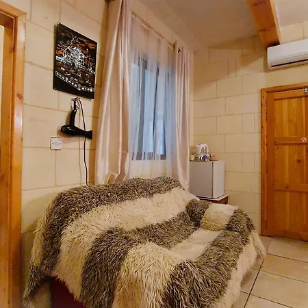 Happy & Healthy Gozo, Self-check-in Bed & Breakfast Victoria