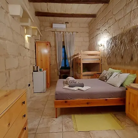 Happy & Healthy Gozo, Self-check-in Bed & Breakfast Victoria