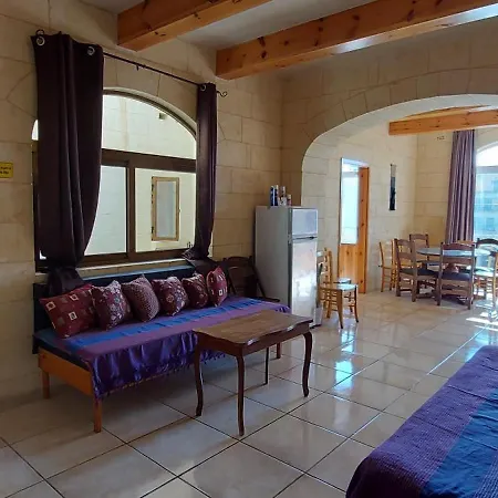 Happy & Healthy Gozo, Self-check-in Bed & Breakfast Victoria