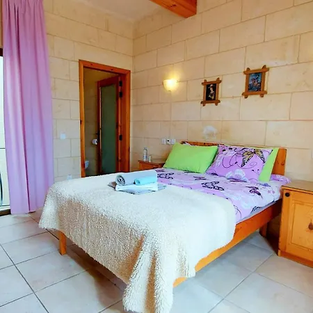 Bed & Breakfast Happy & Healthy Gozo, Self-check-in Victoria