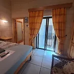 Happy And Healthy Gozo, Self-check-in House Отель типа 
