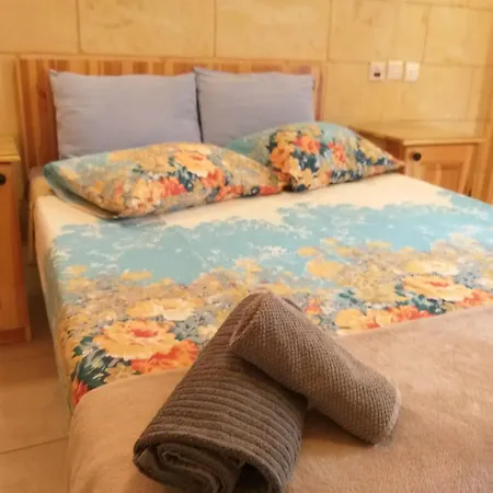 Nocleg ze śniadaniem Happy & Healthy Gozo, Self-check-in Victoria