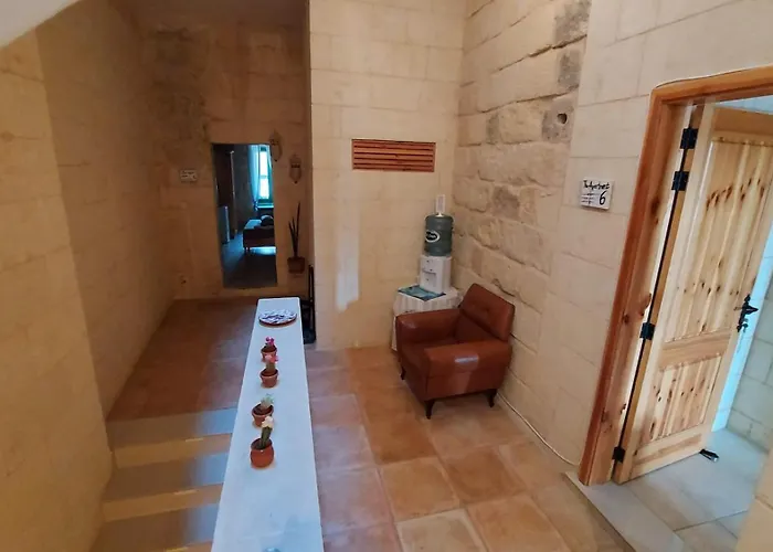 Happy And Healthy Gozo, Self-check-in House Bed & Breakfast Victoria